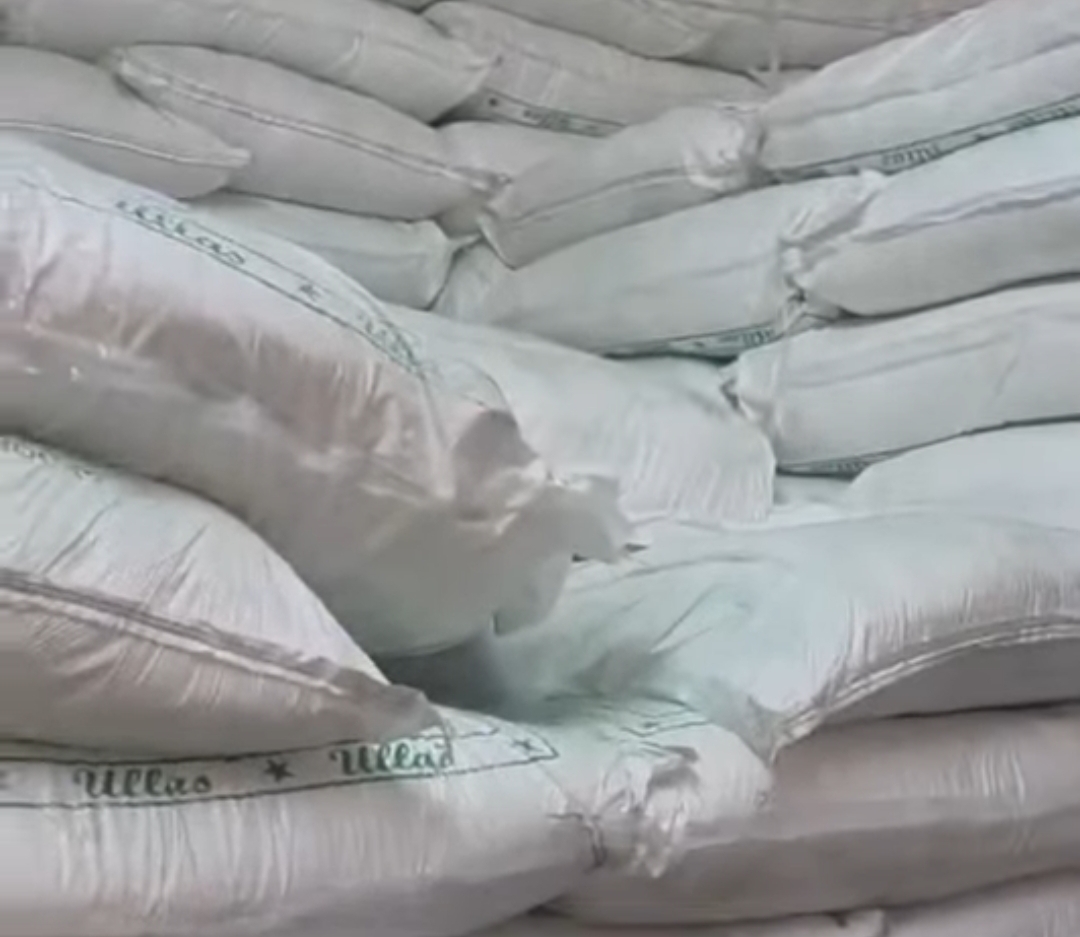 అక్రమ కొబ్బరి పొడి కేంద్రంపై టాస్క్&zwnj;ఫోర్స్ దాడి