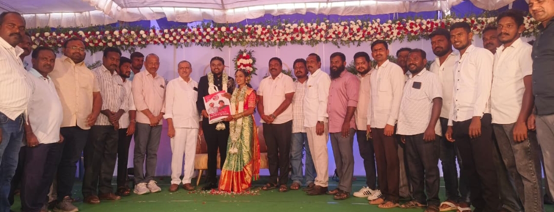 నూతన దంపతులను ఆశీర్వదించిన భూపాలపల్లి మాజీ ఎమ్మెల్యే గండ్ర వెంకటరమణారెడ్డి