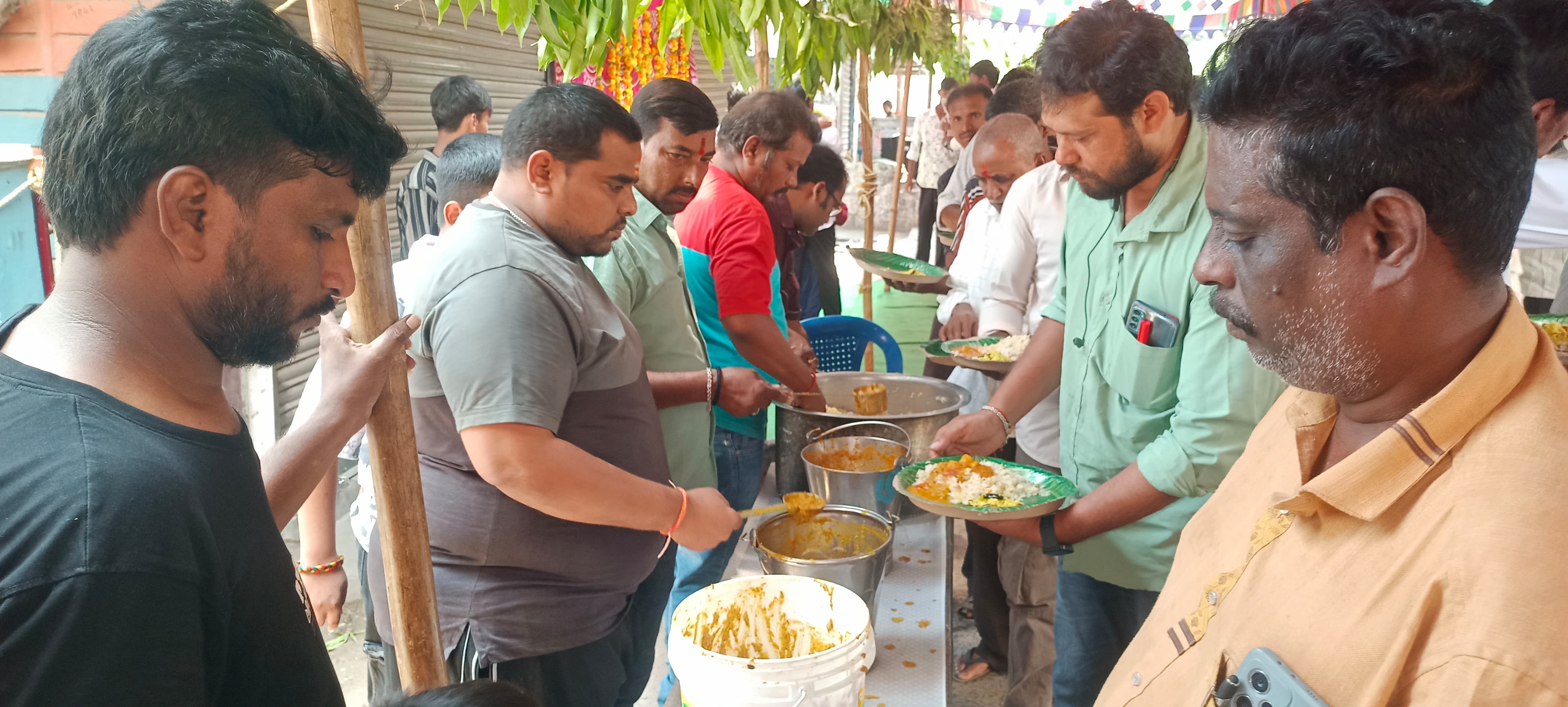 శ్రీ రామ నవమి సందర్భంగా అన్నదాన కార్యక్రమము