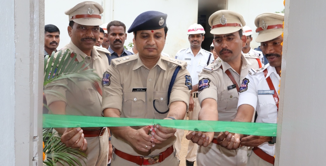 కామారెడ్డి ట్రాఫిక్ అవుట్&zwnj;పోస్ట్&zwnj;ను ప్రారంభించిన జిల్లా ఎస్పీ యం. రాజేష్ చంద్ర, ఐపీఎస్