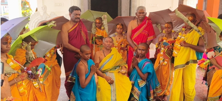 శ్రీ రామకృష్ణ వైదికధర్మ పీఠం వేద పాఠశాల లో సామూహిక ఉపనయన కార్యక్రమం