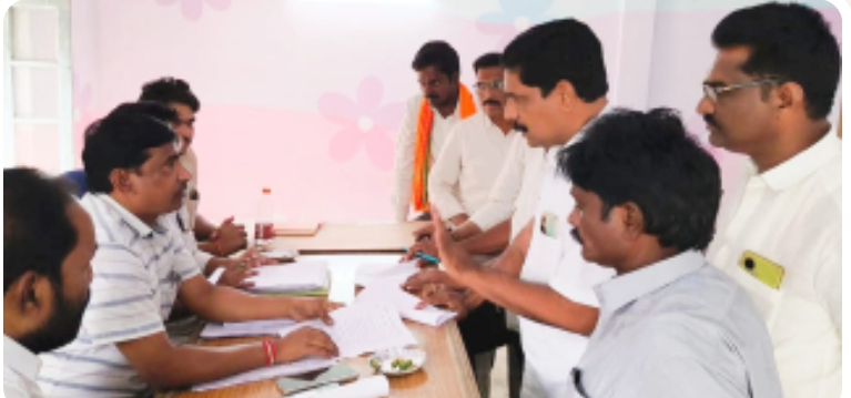 పోలింగ్ కేంద్రాలు ప్రజలకు అందుబాటులో ఉండాలి