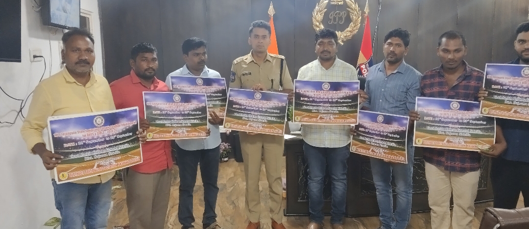 10వ రాష్ట్రస్థాయి సాఫ్ట్ బాల్ క్రీడా పోటీల పోస్టర్ ఆవిష్కరణ