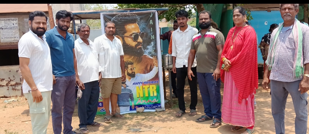 దమ్మపేట : ఘనంగా జూనియర్ ఎన్టీఆర్ జన్మదిన వేడుకలు