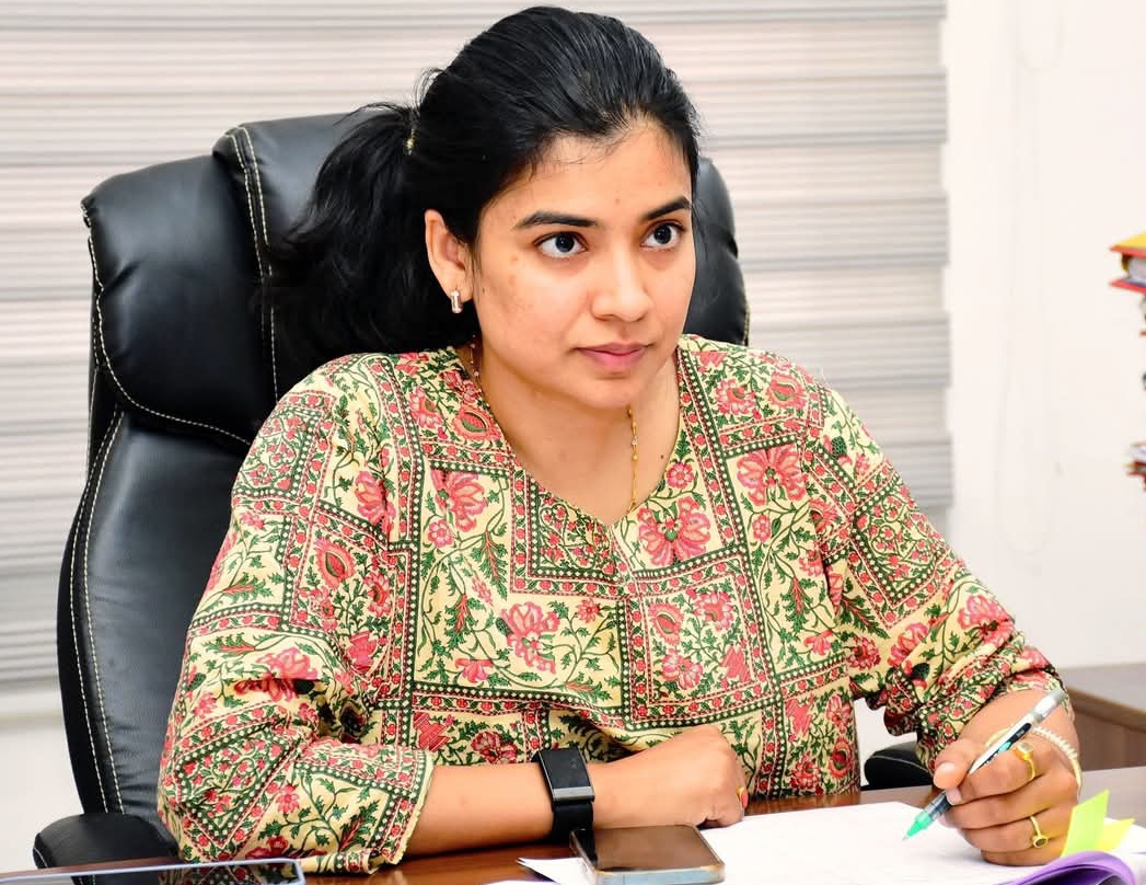 ధాన్యం నిల్వ చేసేందుకు గోదాంలను సిద్ధం చేయాలి : జిల్లా కలెక్టర్ గరిమ అగ్రవాల్