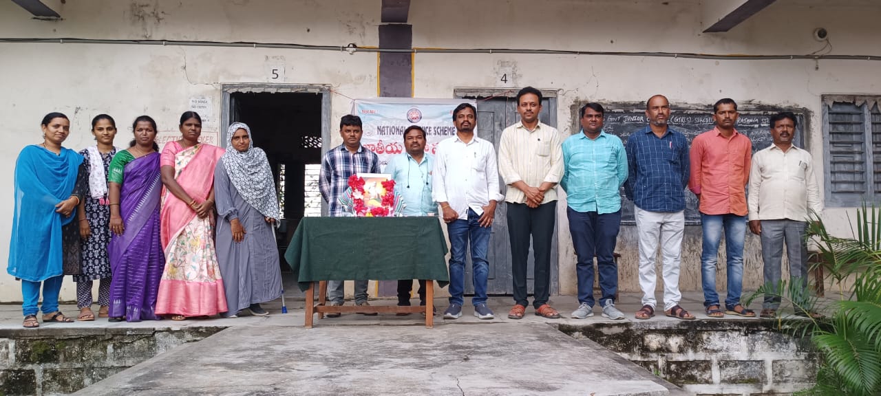 సెస్ ప్రభుత్వ బాలికల జూనియర్ కళాశాలలో  "వాల్మీకి మహర్షి జయంతి" కార్యక్రమం