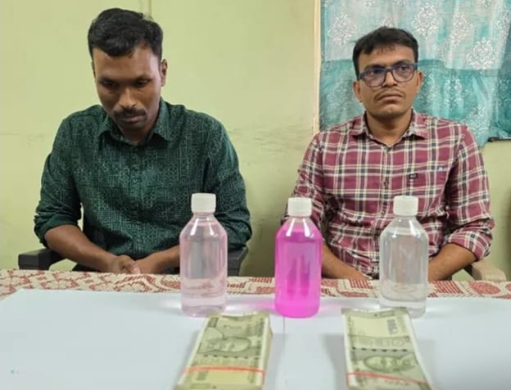 రూ.లక్ష లంచం తీసుకుంటూ ఏసీబీకి చిక్కిన ఎస్ఐ లు