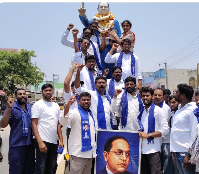 జులూరుపాడు మండలం చండుగొండ క్రాస్ రోడ్  అంబేద్కర్ యూత్ ఆధ్వర్యంలో 135 వ జయంతి వేడుకలు