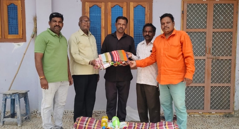 Daily Bharat ఒక కుటుంబం ఆకలితో... శ్రీమాత సేవా ట్రస్ట్ సాయం విజ్ఞప్తి