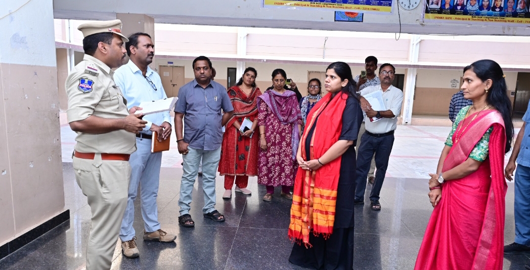 నీట్ ఎగ్జామ్ సెంటర్ లో ఏర్పాట్లను పరిశీలించిన కలెక్టర్ ఇలా త్రిపాఠి