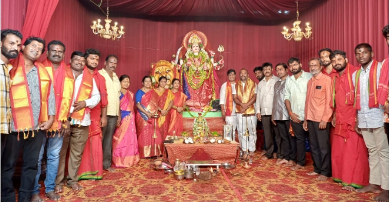 దుర్గామాత అమ్మవారి దర్శించుకున్న ఎమ్మెల్సి నవీన్ రెడ్డి