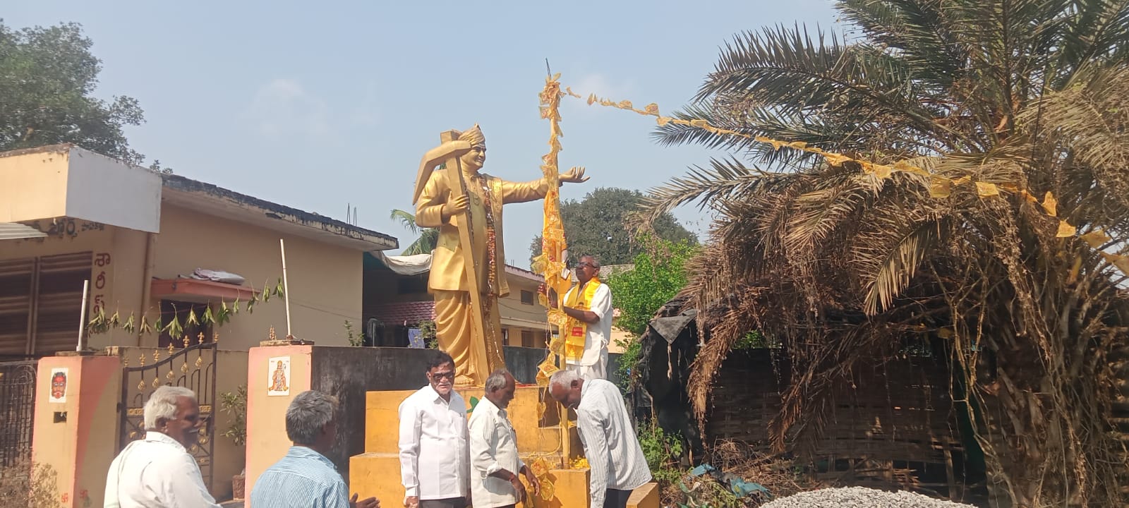 పాపకొల్లు గ్రామంలో తెలుగుదేశం పార్టీ 44వ ఆవిర్భావ దినోత్సవ వేడుకలు నిర్వహించిన రోకటి రంగారావు