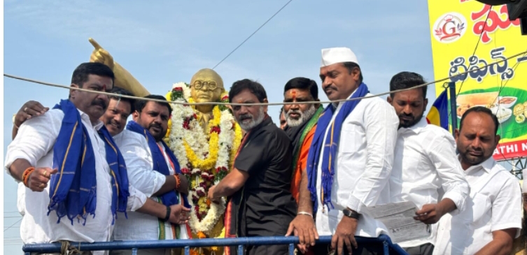 కాంగ్రెస్ పార్టీ ఆధ్వర్యంలో ఘనంగా రాజ్యాంగ నిర్మాత డాక్టర్ బి.ఆర్ అంబేద్కర్ 69వ వర్ధంతి వేడుకలు