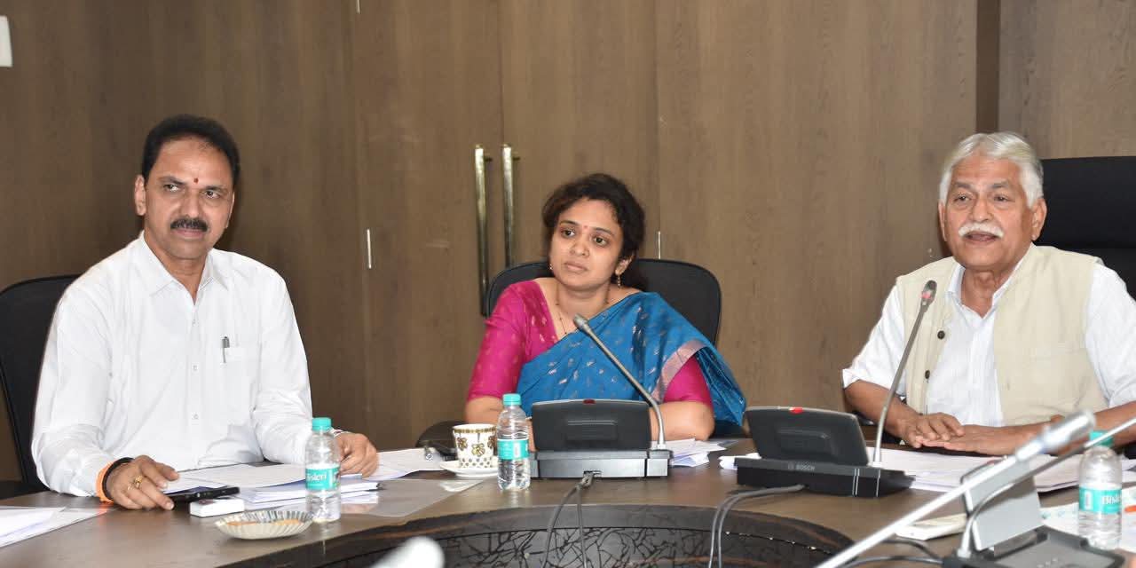 హైదరాబాద్&zwnj;లో రాష్ట్ర మీడియా అక్రిడిటేషన్ కమిటీ సమావేశం