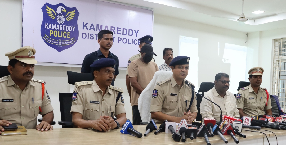 కామారెడ్డి : ఆన్&zwnj;లైన్ బెట్టింగ్ ముఠా కీలక నిందితుడు అరెస్ట్ - iPhone స్వాధీనం