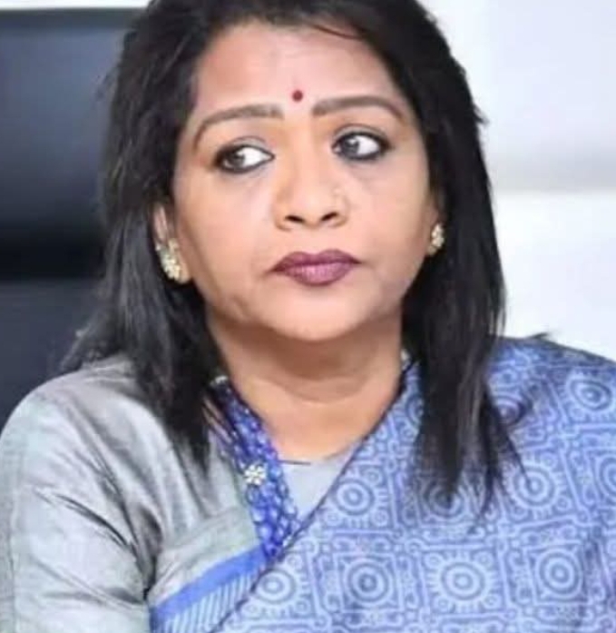 తెలంగాణ మహిళా కమిషన్ చైర్ పర్సన్ గా గద్వాల్ విజయలక్ష్మి 