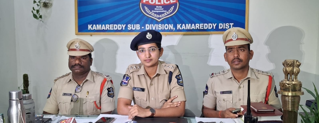 కన్నకూతుళ్లపై కనికరం లేని తండ్రి