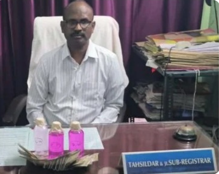 ఏసీబీకి చిక్కిన తహసీల్దార్