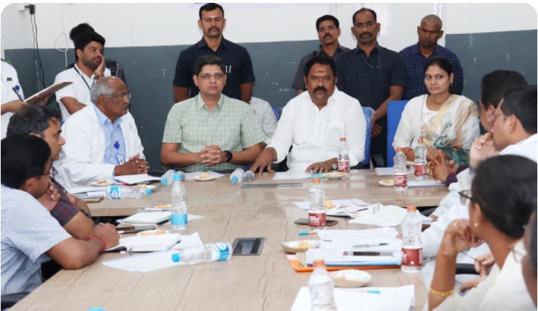 హాస్పిటల్ డెవలప్&zwnj;మెంట్ సొసైటీ  సమావేశం లో పాల్గొన్న జిల్లా కలెక్టర్  ఆశిష్ సంగ్వాన్