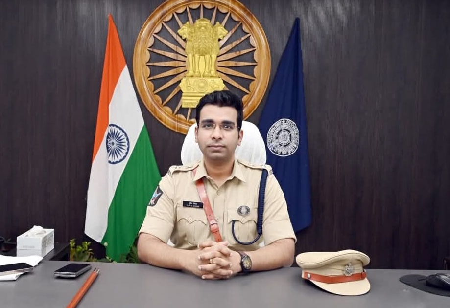 గంజాయి కేసులో ముగ్గురు నిందితులకు 10 ఏళ్ల కఠిన జైలు శిక్ష ... చోడవరం కోర్టు సంచలన తీర్పు 