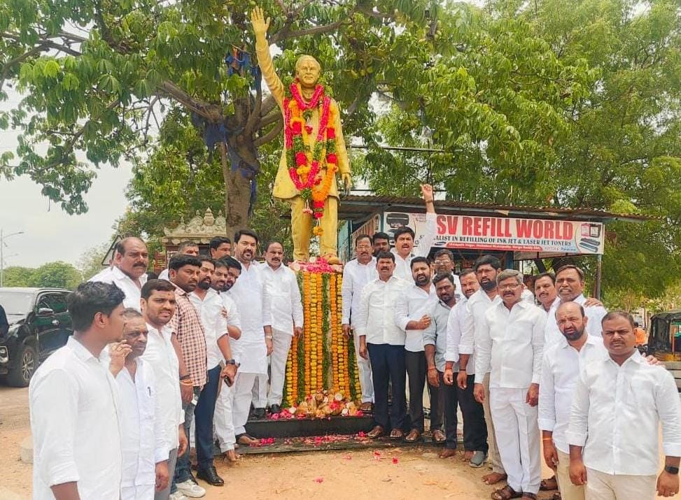 దేశానికి రాజీవ్ గాంధీ చేసిన సేవలు మరువలేనివి: జిల్లా గ్రంథాలయ చైర్మన్ ఎలుగంటి మధుసూదన్ రెడ్డి