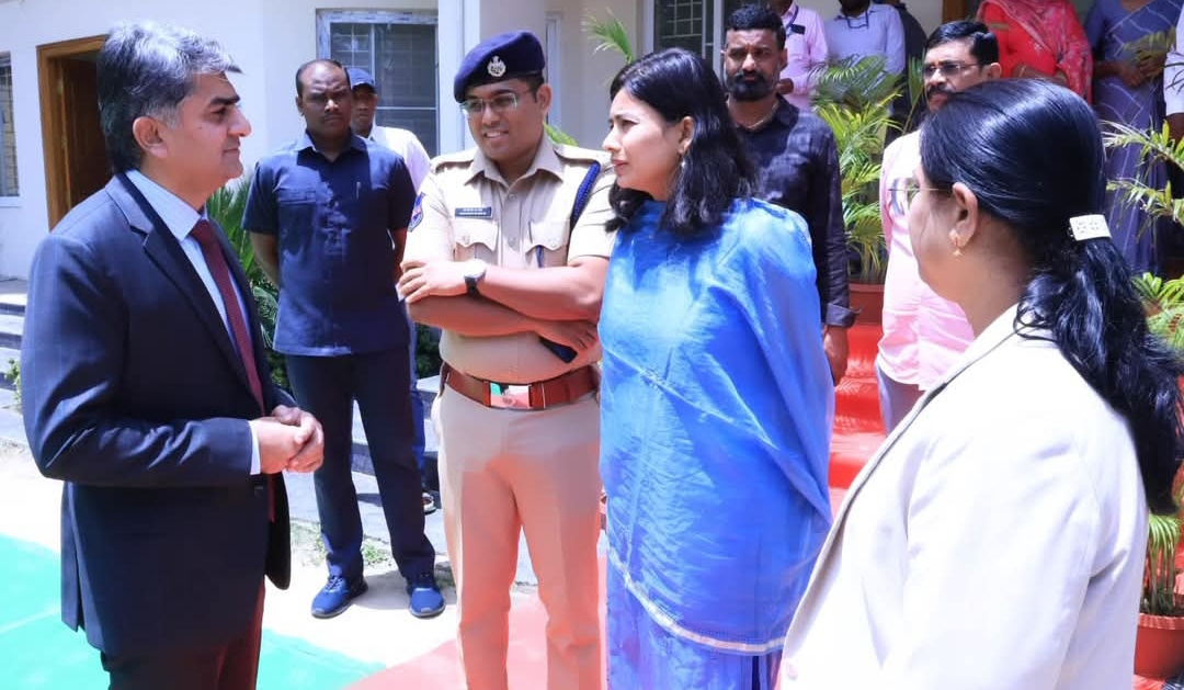సిరిసిల్ల కోర్టు నిర్మాణ పనులు పరిశీలించిన హైకోర్టు న్యాయమూర్తి జస్టిస్ ఎన్. తుకారాంజీ