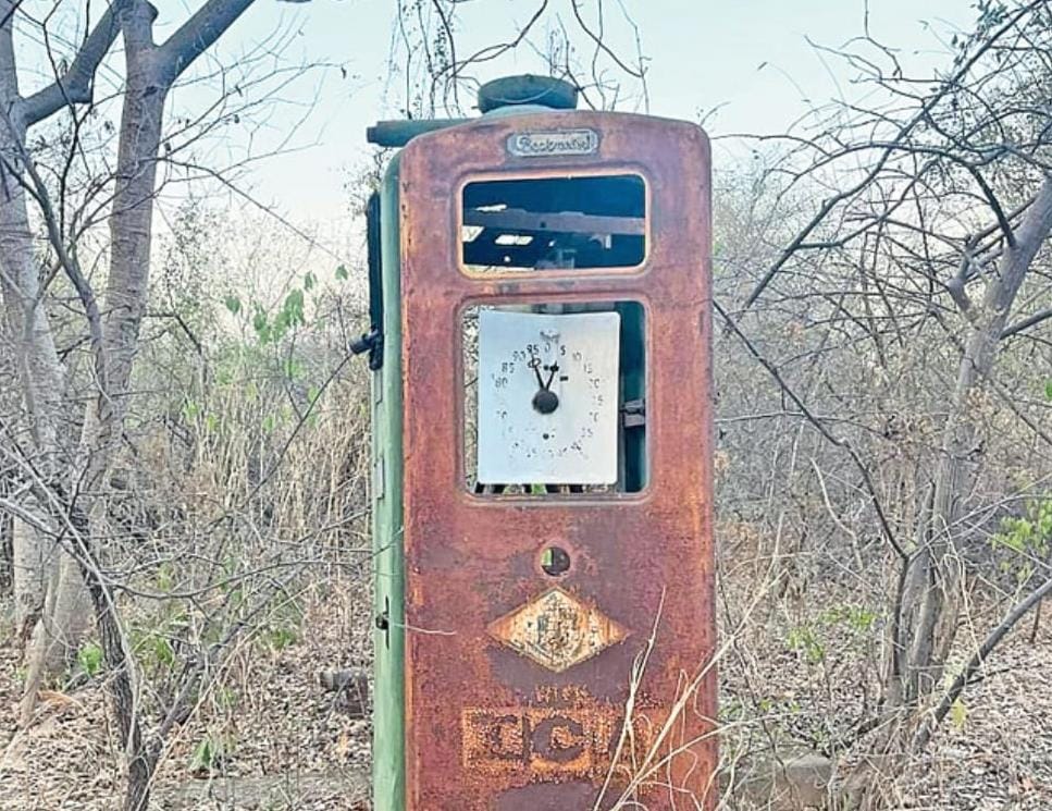 కేబీఆర్&zwnj; ఉద్యానవనంలో నిజాం కాలం నాటి పెట్రోల్&zwnj; పంపు