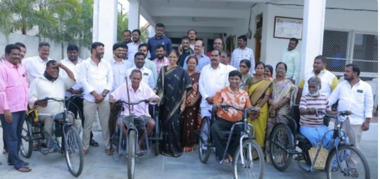 దివ్యాంగులకు 4వేల పింఛను పెంచిన ఘనత సీఎం కేసీఆర్ దే : ఎమ్మెల్యే సబితా ఇంద్రారెడ్డి