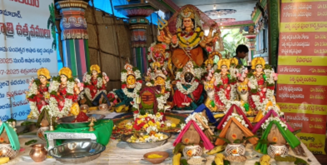 ముబారక్ నగర్ పెద్దమ్మ తల్లి ఆలయంలో ఘనంగా శరన్నవరాత్రి ఉత్సవాలు