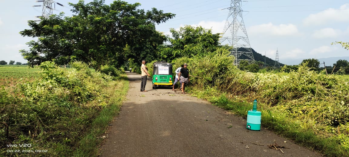 ఆటో కార్మికుల శ్రమదానం 
