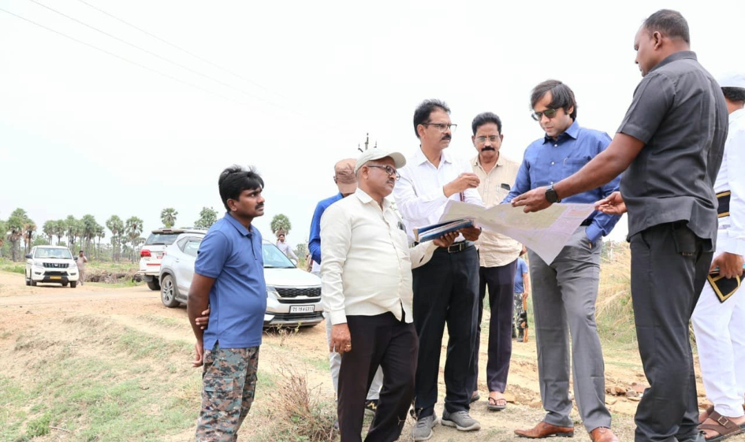 తాళిపేరు ఎడమ కాలువలో నీటి ప్రవాహానికి అడ్డంకులు తొలగించాలి : జిల్లా కలెక్టర్ అంకిత్ IAS