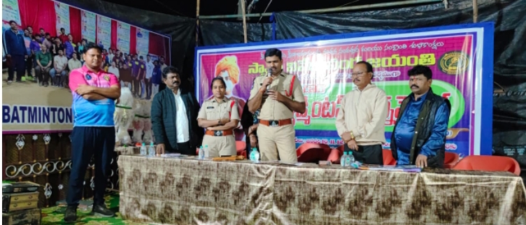 భద్రాచలంలో ఘనంగా ఔట్&zwnj;డోర్ బ్యాడ్మింటన్ టోర్నమెంట్ ప్రారంభం