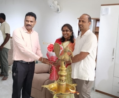 నగరంలో డిఏ ఫర్నిచర్ షోరూమ్ ను ప్రారంభించిన అర్బన్ ఎమ్మెల్యే