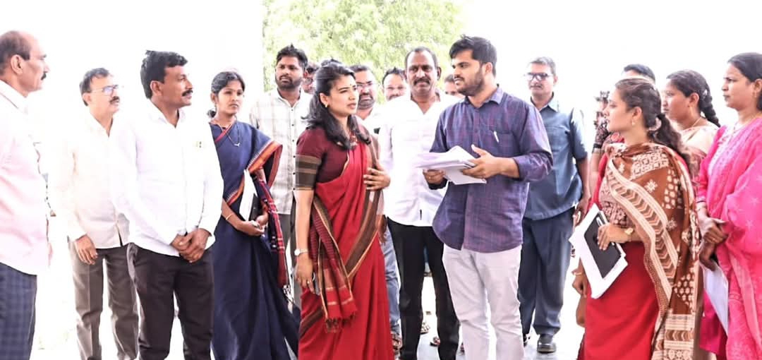 రెసిడెన్షియల్ విద్యాలయం పనుల్లో వేగం పెంచాలి : జిల్లా కలెక్టర్ గరిమ అగ్రవాల్