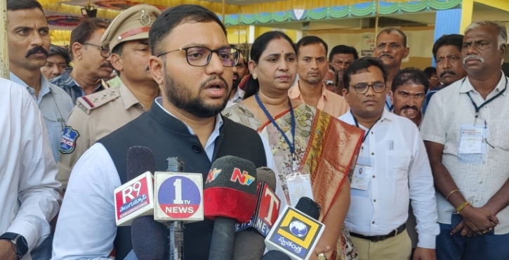 ఎన్నికల సిబ్బంది పారదర్శకంగా నిష్పక్షపాతంగా విధులు నిర్వహించాలి : జిల్లా కలెక్టర్ తేజస్ నంద్ లాల్ పవార్