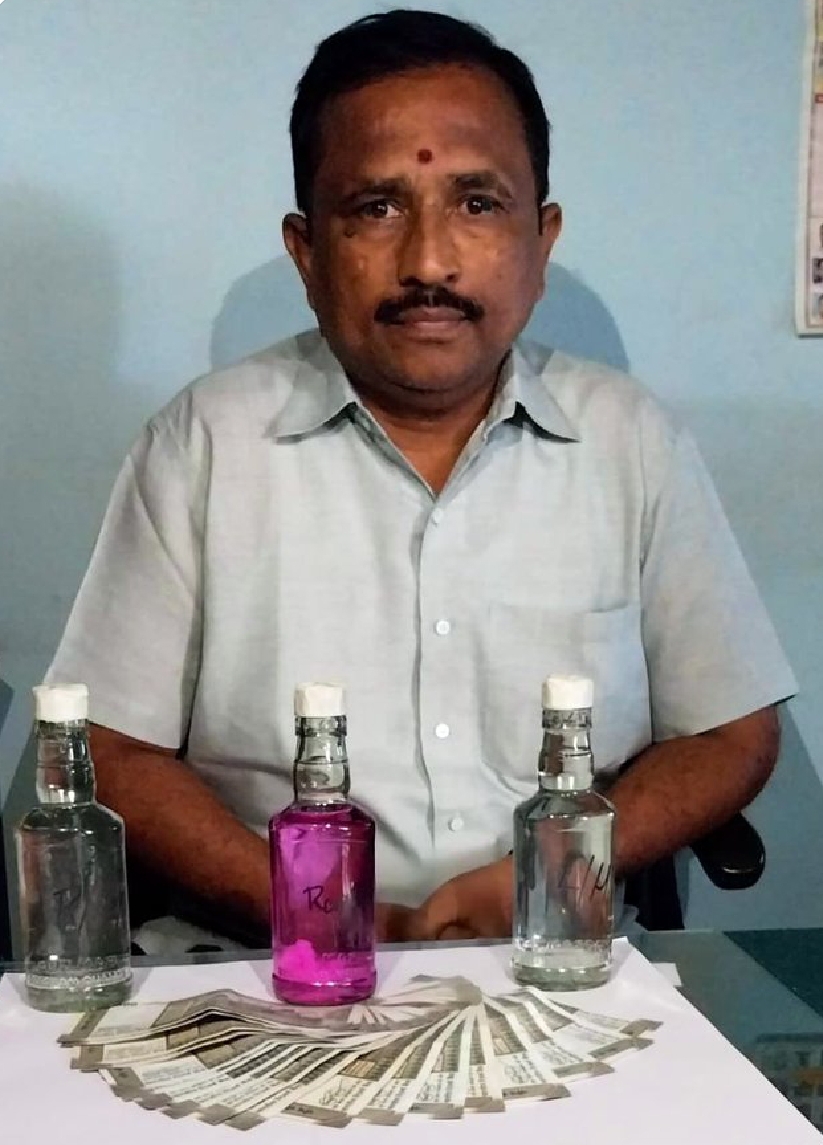 ఏసీబీకి చిక్కిన ఉప రాష్ట్ర పన్నుల అధికారి