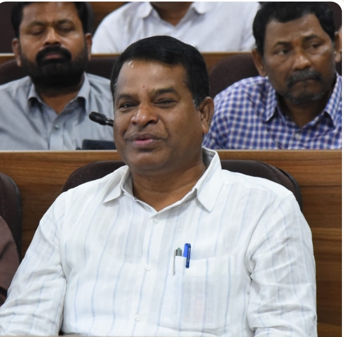 రంగారెడ్డి జిల్లా ల్యాండ్ రికార్డ్స్ ఏడి శ్రీనివాస్ పై ఏసీబీ సోదాలు