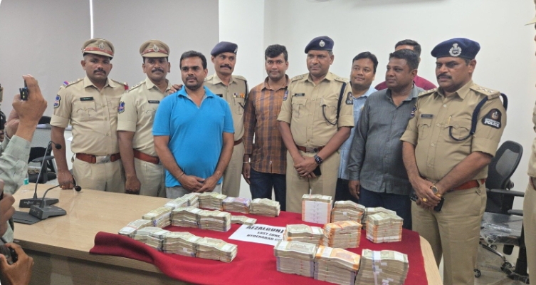 తక్కువ ధరకు బంగారం అమ్ముతామని మోసం చేసిన వ్యక్తి అరెస్టు