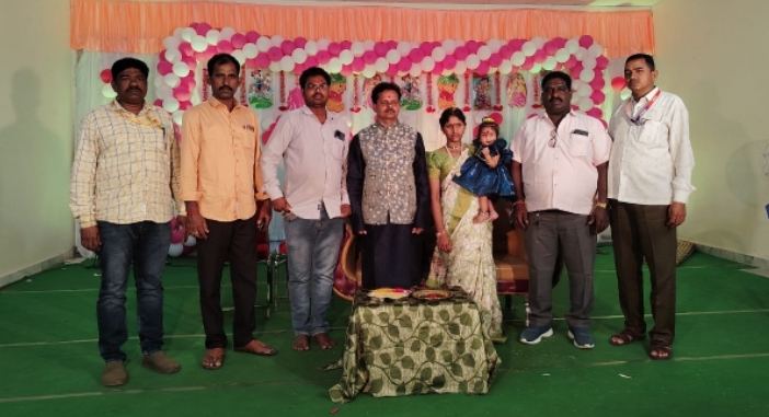 చెవులు కుట్టు పుట్టు వెంట్రుకలు వేడుకకు హాజరైన టీజేఎంయు భద్రాద్రి కొత్తగూడెం జిల్లా కమిటీ