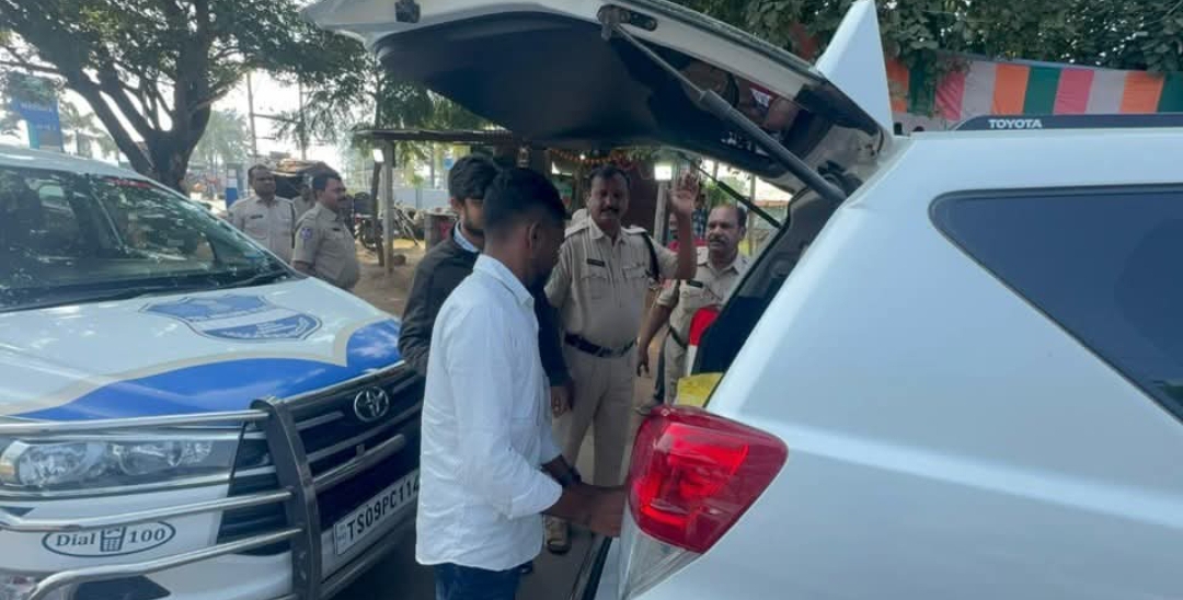 రుద్రంగిలో ప్రభుత్వ విప్ ఆది శ్రీనివాస్ వాహనం తనిఖీ