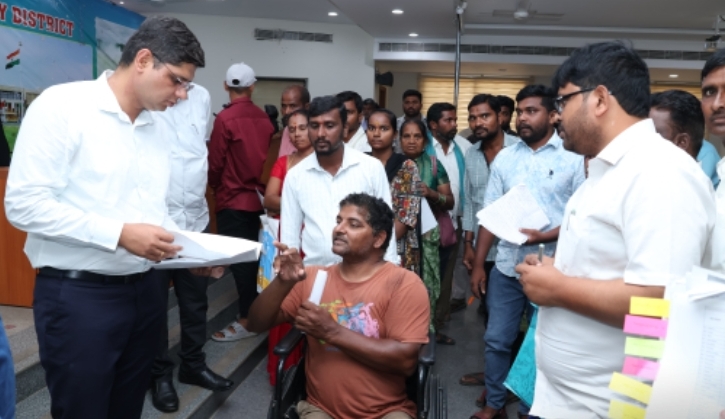 ప్రజావాణి లో 108 దరఖాస్తులు