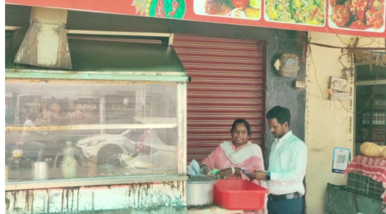 కామారెడ్డి బస్టాండ్ సమీపంలోని ఫాస్ట్ ఫుడ్ సెంటర్లను తనిఖీ చేసిన అధికారులు