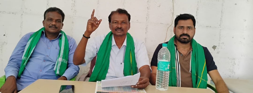 ఆదివాసి ఎమ్మెల్యేని అవమానించిన అధికారులను వెంటనే సస్పెండ్ చేయాలి