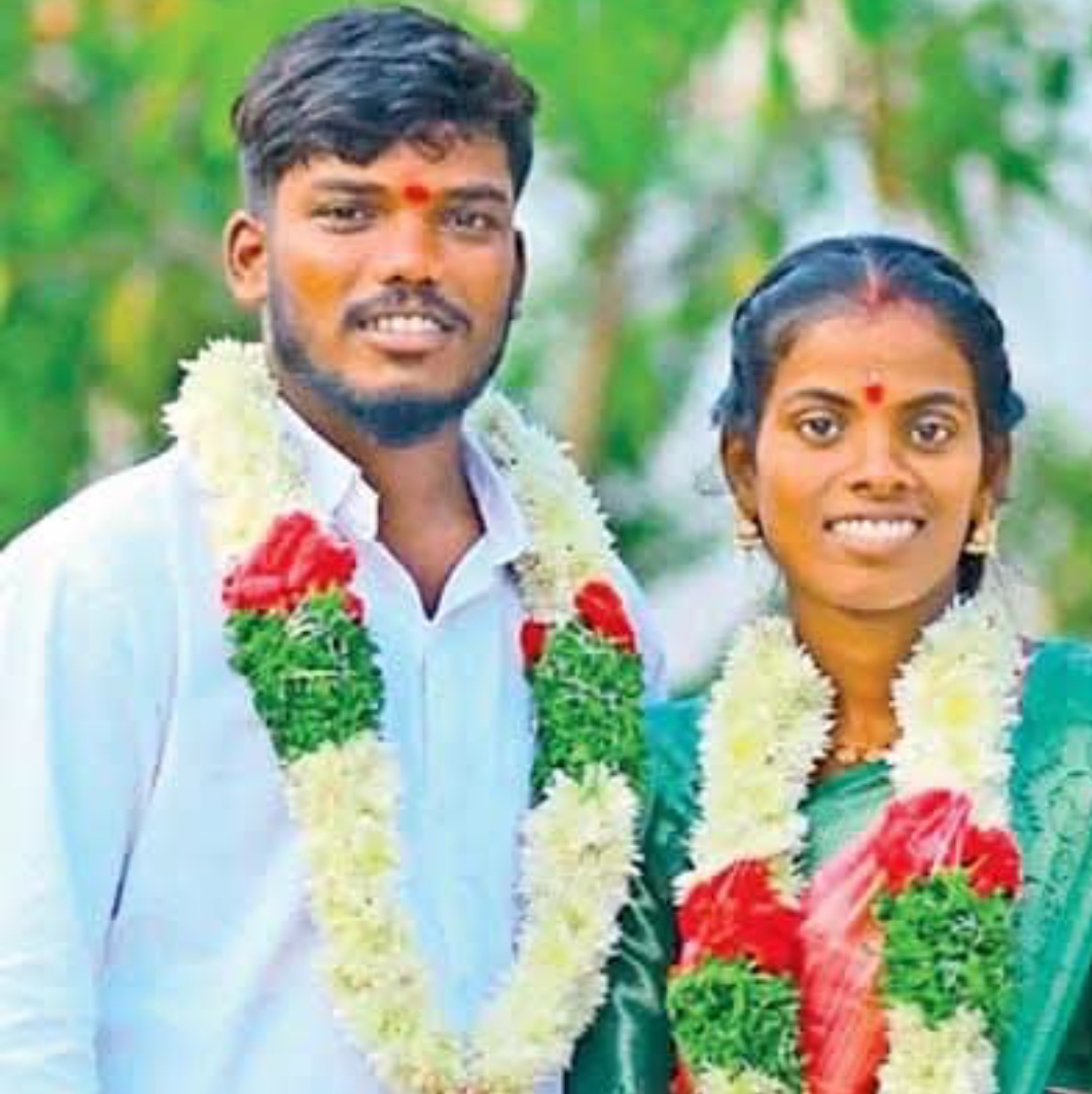 పెళ్లయిన నెల రోజులకే దంపతుల ఆత్మహత్య 