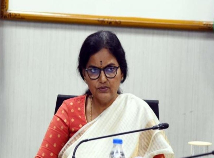 రేపు 11 జిల్లాల్లో భారీ వర్షాలు.. స్కూళ్లకు సెలవులపై కీలక ఆదేశాలు..!!