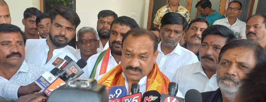 కేంద్రమంత్రి కిషన్ రెడ్డికి తెలంగాణ గురించి మాట్లాడే అర్హత లేదు