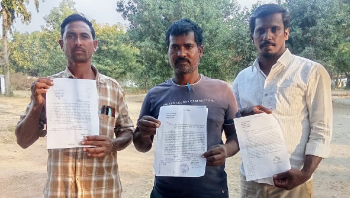 భూమిని కబ్జా చేసిన వారిపై చర్యలు తీసుకోవాలి