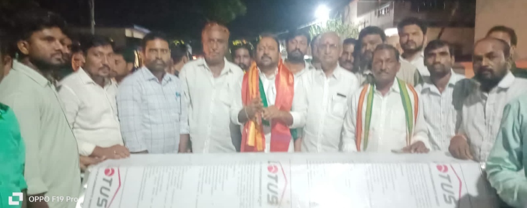 పాపకొల్లు గ్రామపంచాయతీకి డెడ్ బాడీ ఫ్రీజర్ బాక్స్ వితరణ : వేముల నరసింహ (తాపీ మేస్త్రి)దంపతులు