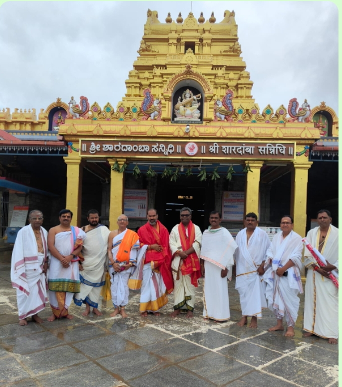 వేములవాడ అభివృద్ధి పనులను ప్రారంభించుటకై శృంగేరి చేరుకున్న ప్రభుత్వ విప్